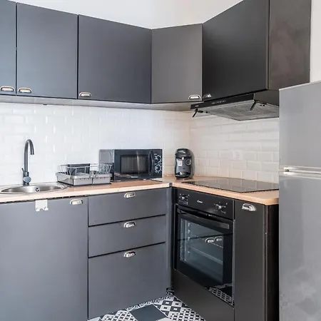Le Coconning: Tranquil City Center Retreat *