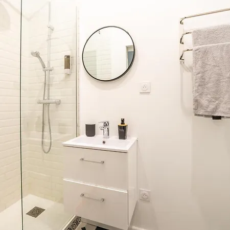 Apartment Le Coconning: Tranquil City Center Retreat *